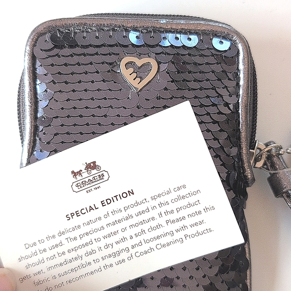 NWT Coach Silver Sequin Wallet Wristlet - Picture 11 of 11